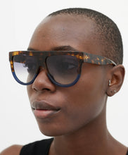 Load image into Gallery viewer, Women sunglasses Céline Shadow CL 41026/S FU9 DV Tortoise/Blue
