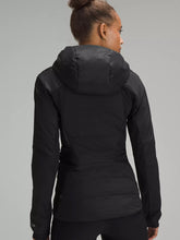 Load image into Gallery viewer, Lululemon Down for it jacket, black size 4
