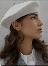 Load image into Gallery viewer, BRUNELLO CUCINELLI Felted wool beret with monili
